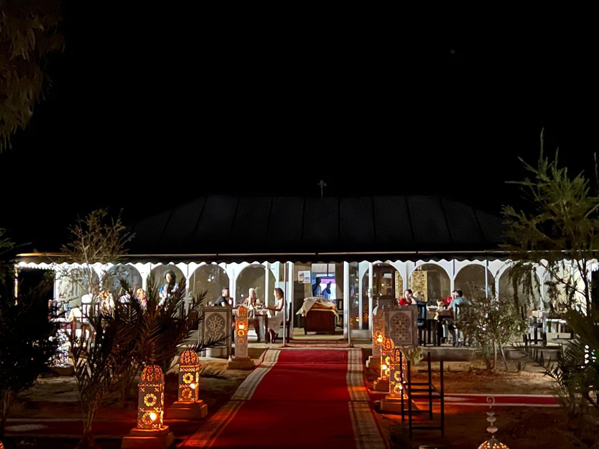 Sahara Majestic Luxury Camp Hotel Merzouga Exterior foto The main tent at the camp