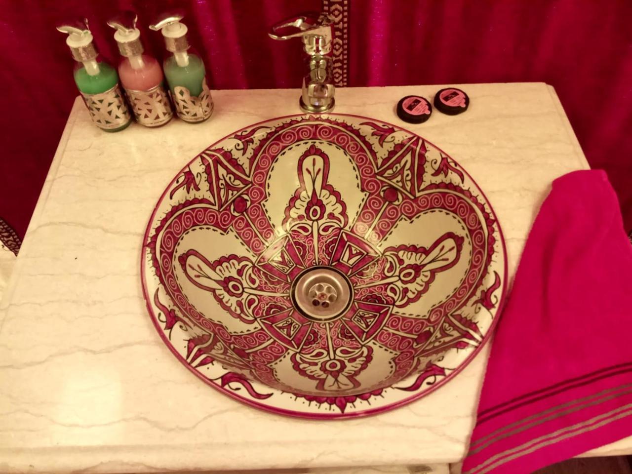 Sahara Majestic Luxury Camp Hotel Merzouga Exterior foto A Moroccan sink