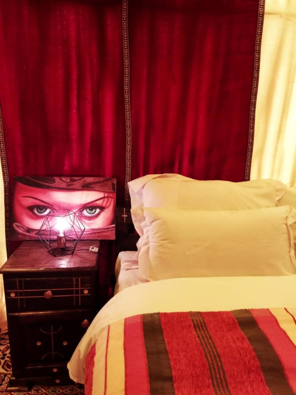 Sahara Majestic Luxury Camp Hotel Merzouga Exterior foto The "evil eye" amulet