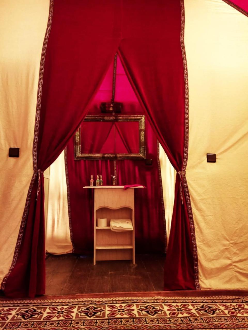 Sahara Majestic Luxury Camp Hotel Merzouga Exterior foto A sukkah