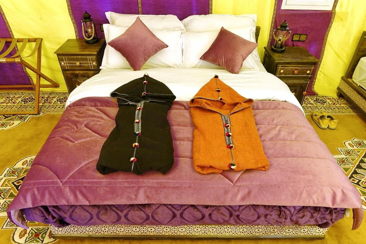 Sahara Majestic Luxury Camp Hotel Merzouga Exterior foto A traditional Moroccan bathrobe