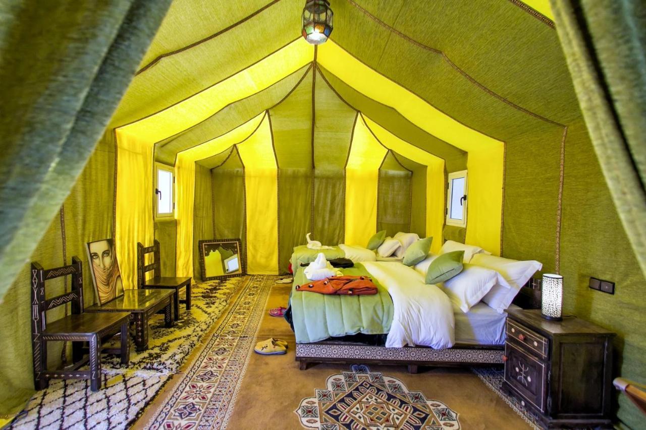 Sahara Majestic Luxury Camp Hotel Merzouga Exterior foto Luxury tent at the camp