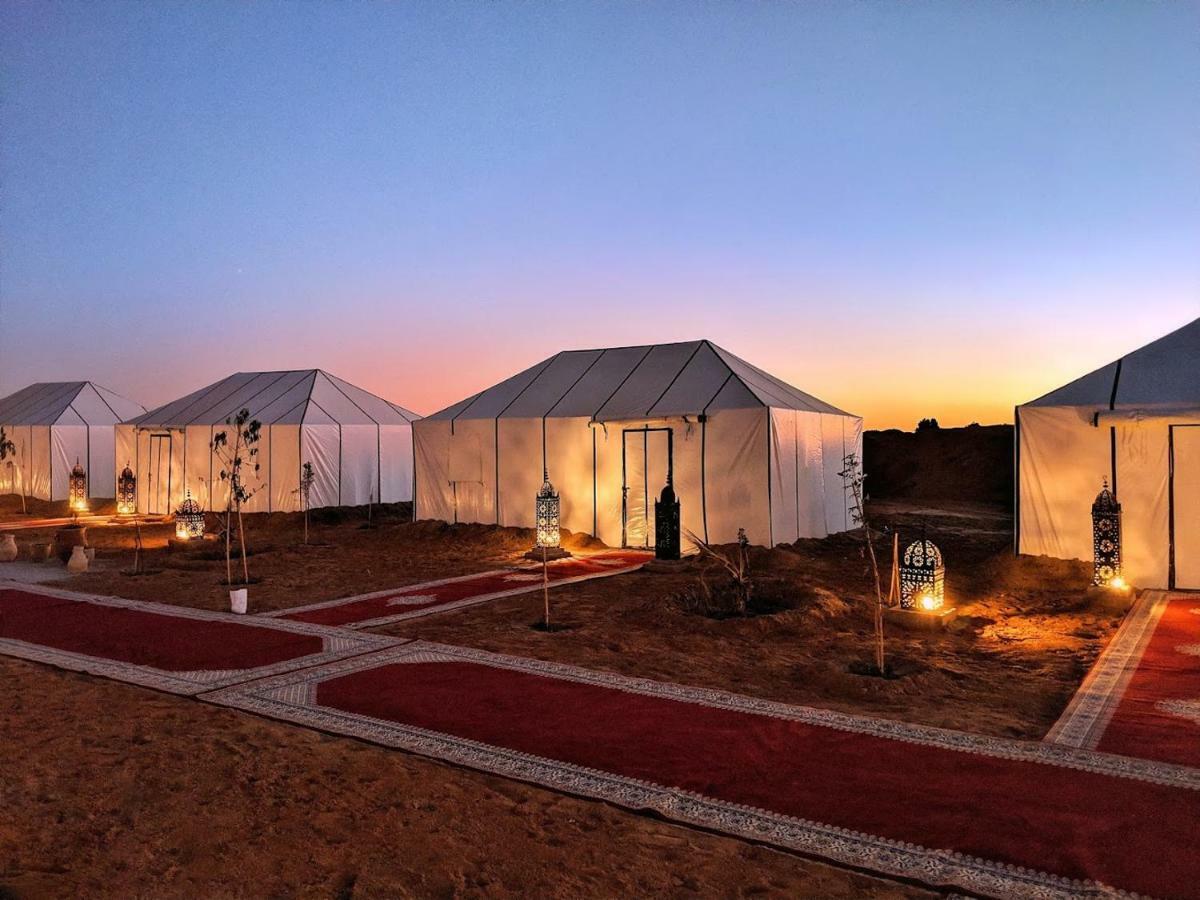 Sahara Majestic Luxury Camp Hotel Merzouga Exterior foto Desert camp in the Sahara
